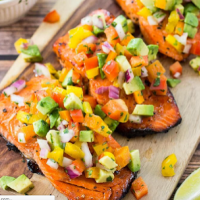 bbq salmon with avocado salso